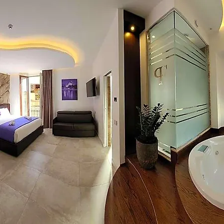 Palazzo Ferrucci Luxury Ξενοδοχείο *